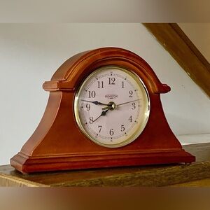 Vtg Brownstone Gold Tone Metal Hardwood Quartz Analog Mantle Clock